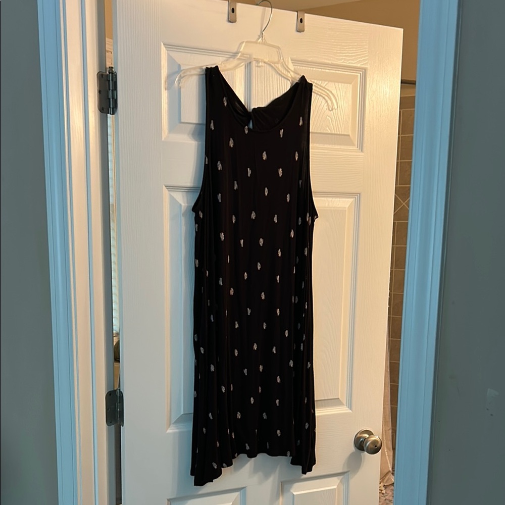 Black Sleeveless Dress with Cactus Patern